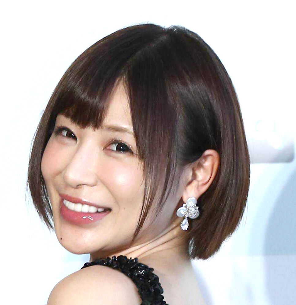 42歳タレント手島優、息子との雪国初体験！幸せ瞬間をシェア