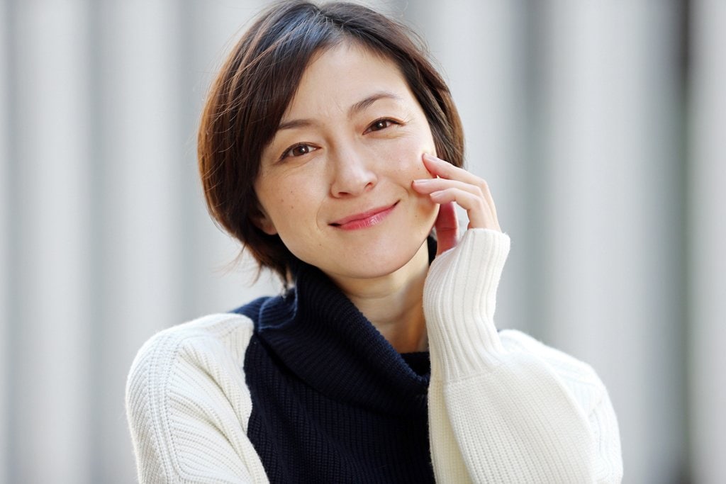 広末涼子、高知の特番で魅せた若々しい魅力とクールなスタイルが話題に！？